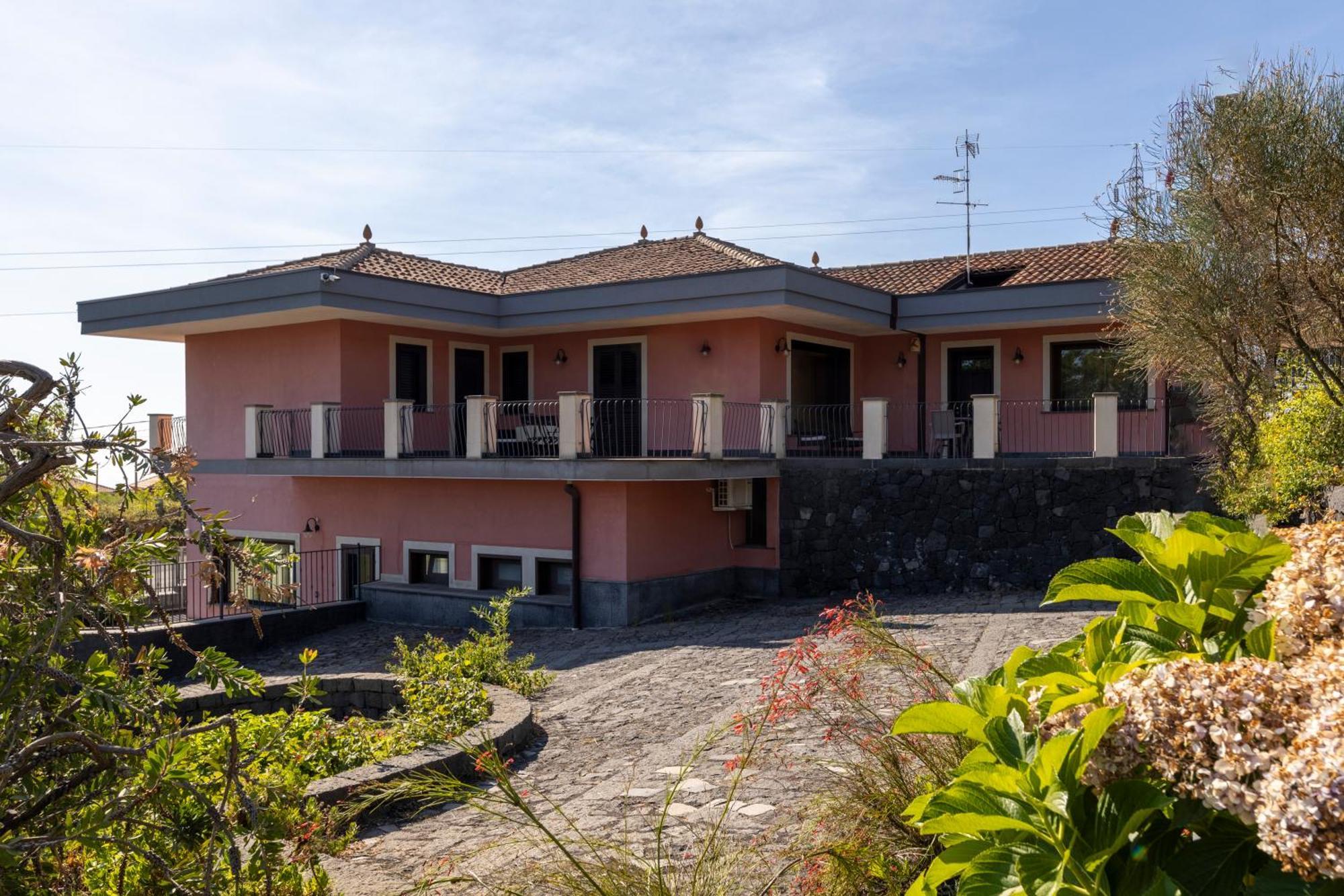 Villa Vulcano, Tra L'Etna E Il Mare Zafferana Etnea Exterior foto