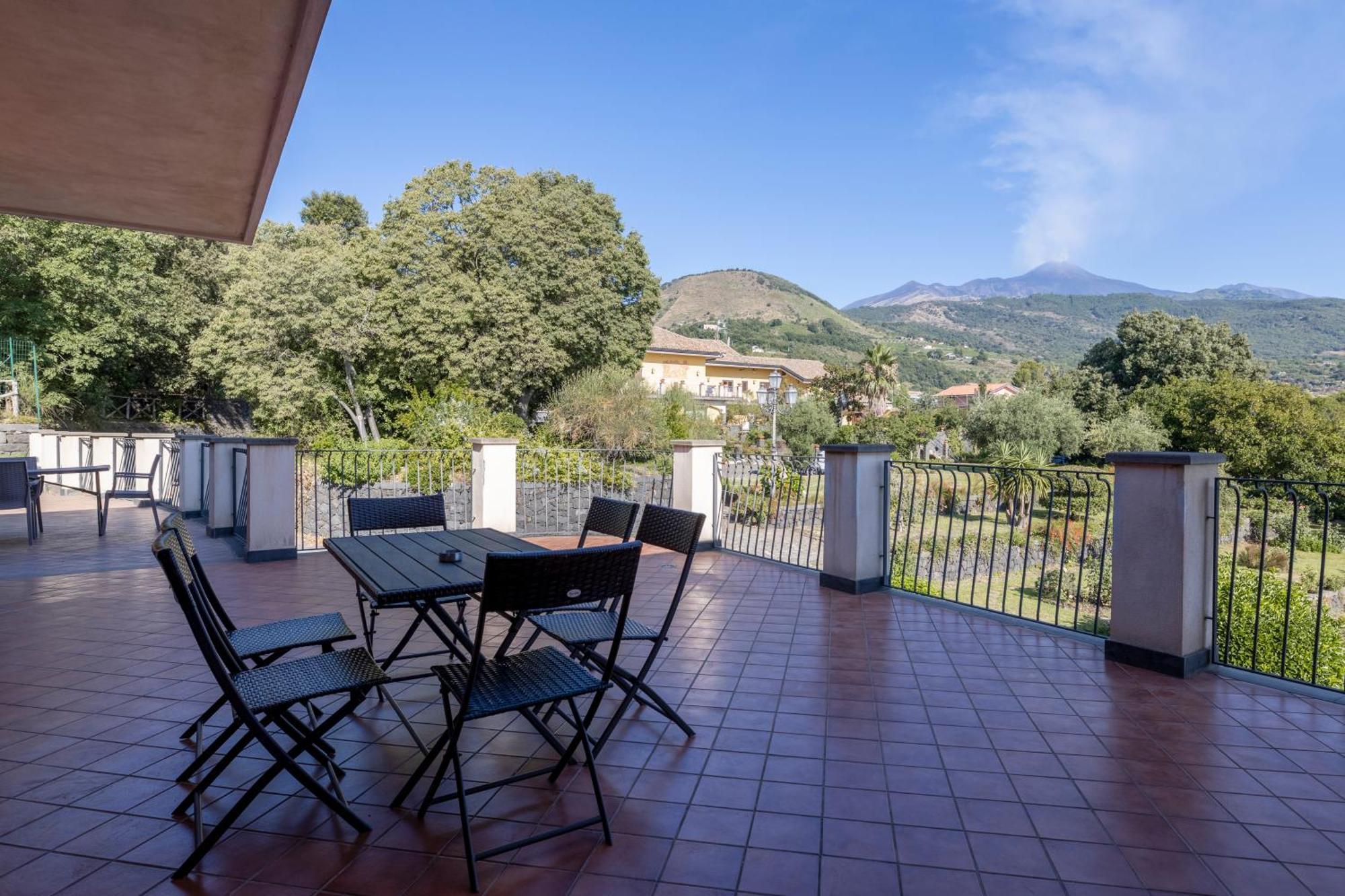 Villa Vulcano, Tra L'Etna E Il Mare Zafferana Etnea Exterior foto